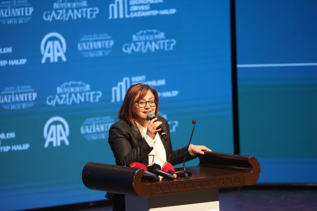 Gaziantep Büyükşehir ev sahipliğinde Türkiye-Suriye ticari ilişkileri, Kent Ekonomileri Zirvesi’nde ele alındı