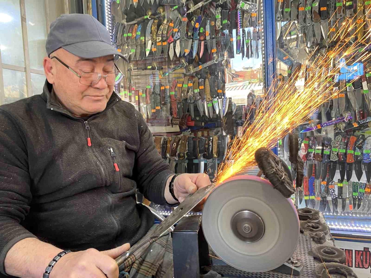 Yapay Zeka Bıçakçılığı Tehdit Etmiyor