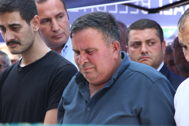 Irmak öğretmen İzmir'de son yolculuğuna uğurlandı