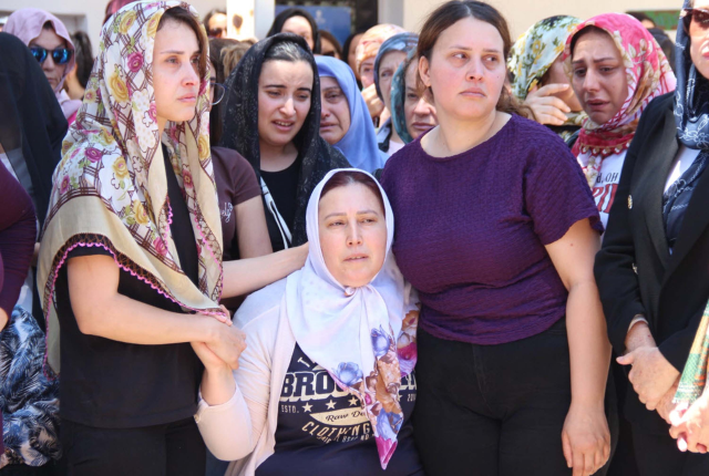 Irmak öğretmen İzmir'de son yolculuğuna uğurlandı