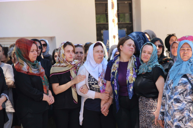 Irmak öğretmen İzmir'de son yolculuğuna uğurlandı