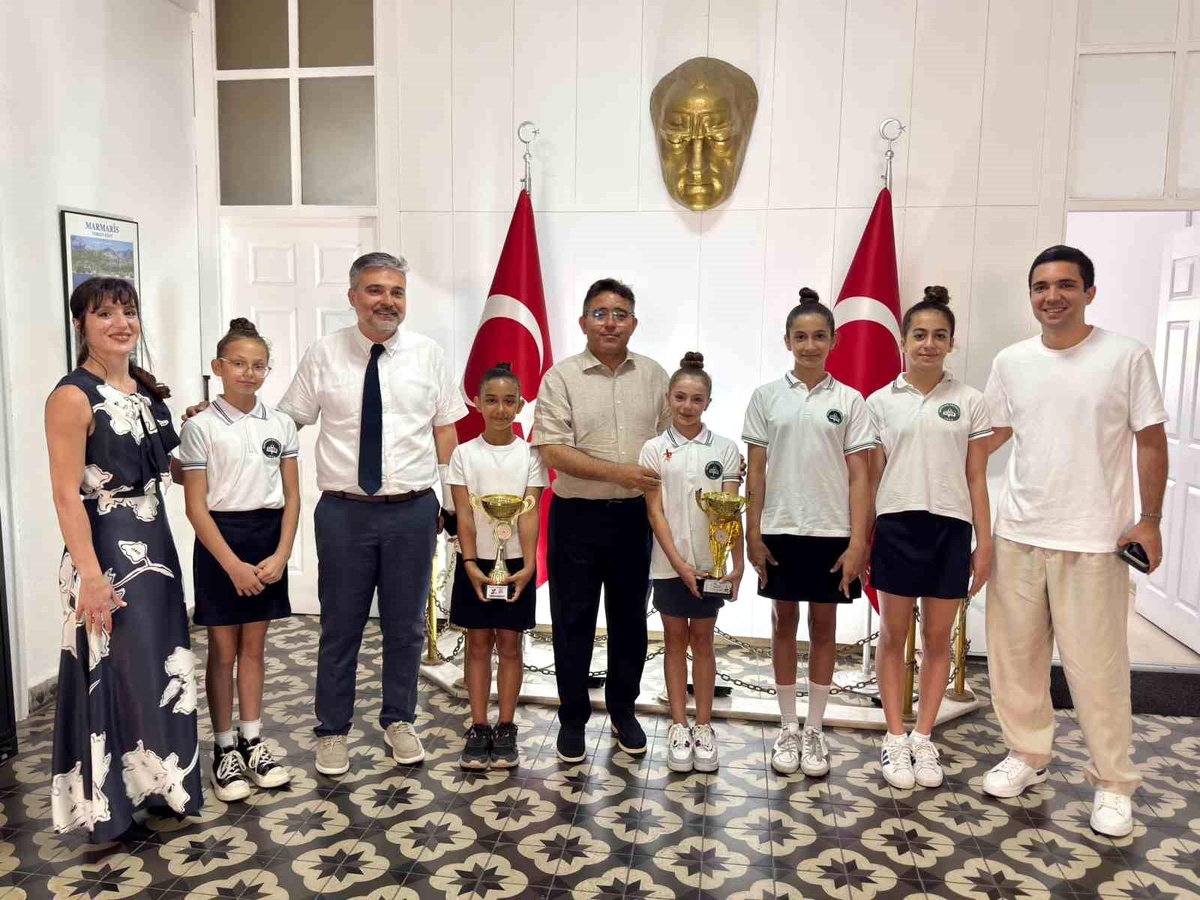 Marmaris Ortaokulu\'ndan Türkiye Şampiyonu Takım