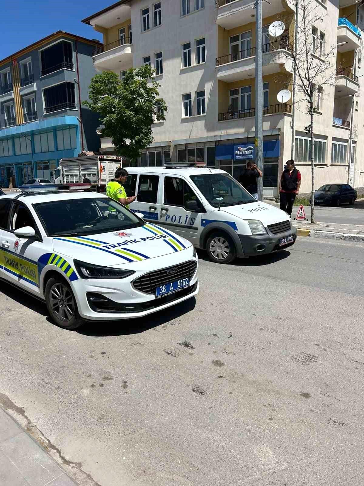 Kayseri\'de Motosiklet Kazası: Sürücü Ağır Yaralı