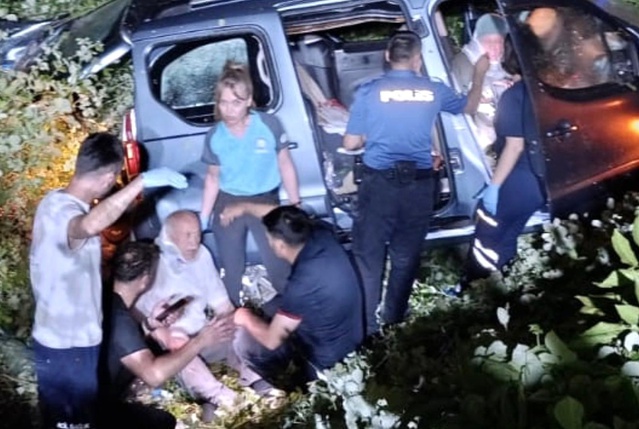 Samsun'da Kaza: Araç Şarampole Yuvarlandı