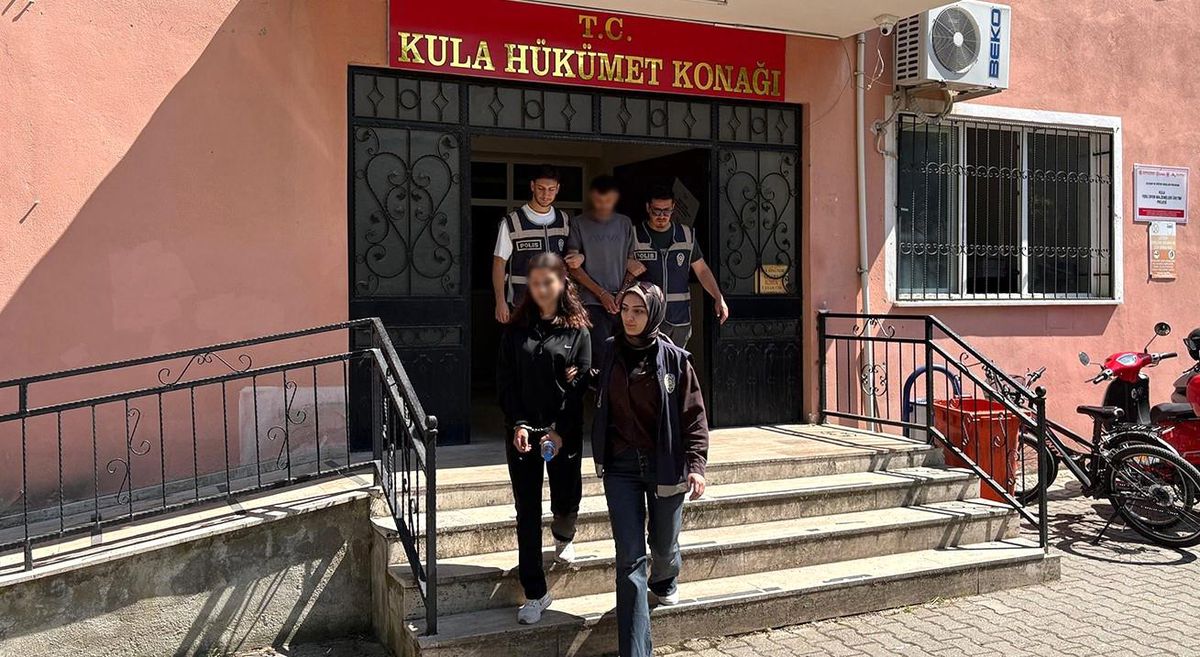 Kula\'da Uyuşturucu Operasyonu: 3.688 İçimlik Bonzai Ele Geçirildi
