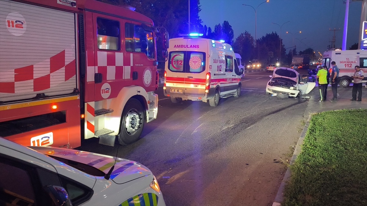 Kütahya\'da Trafik Kazası: 4 Yaralı