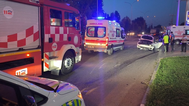 Kütahya'da Trafik Kazası: 4 Yaralı