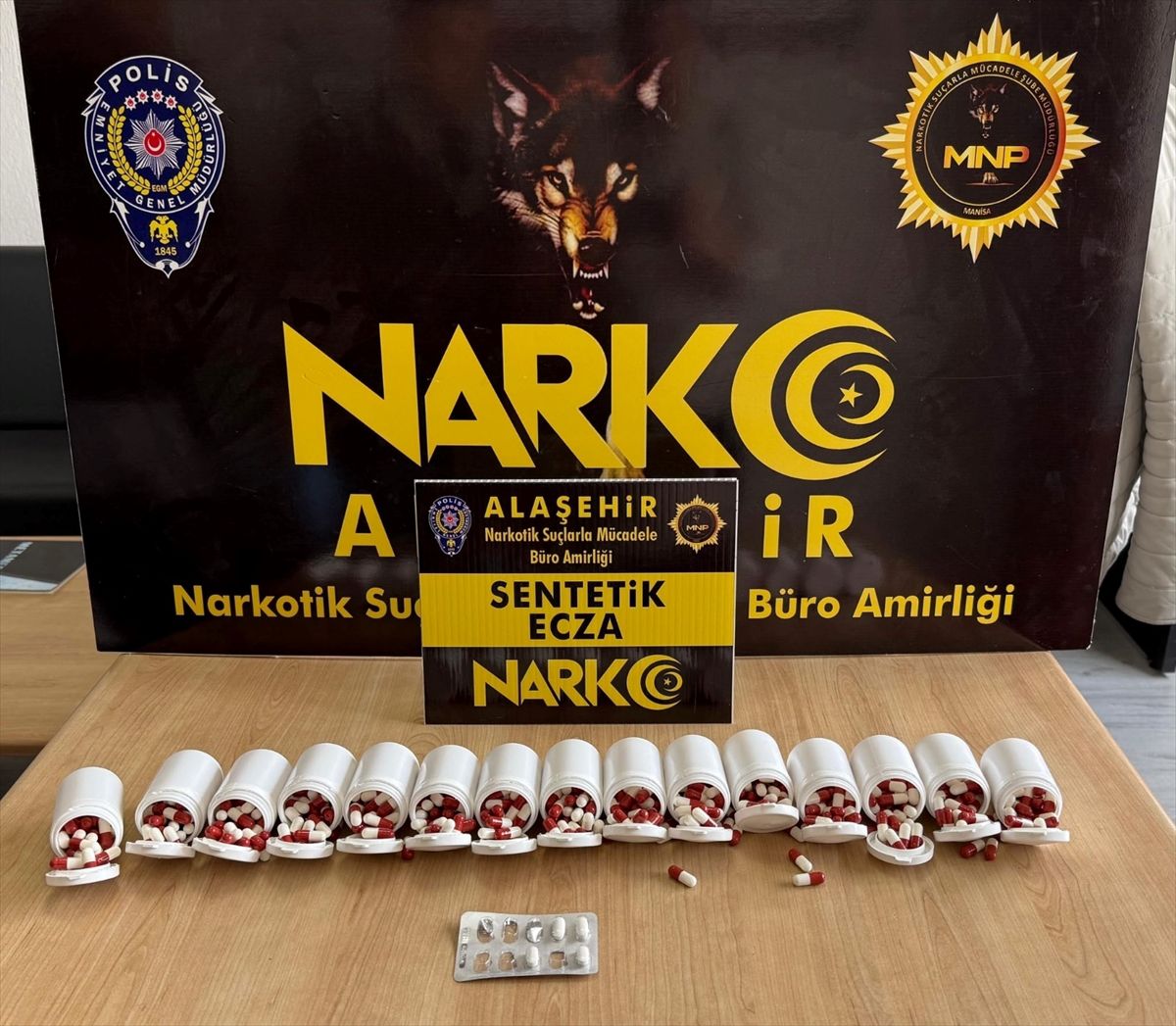Manisa\'da Uyuşturucu Operasyonu: 21 Zanlı Tutuklandı