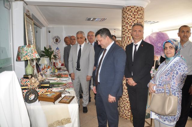 Ödemiş'te El Emeği Sergisi Açıldı