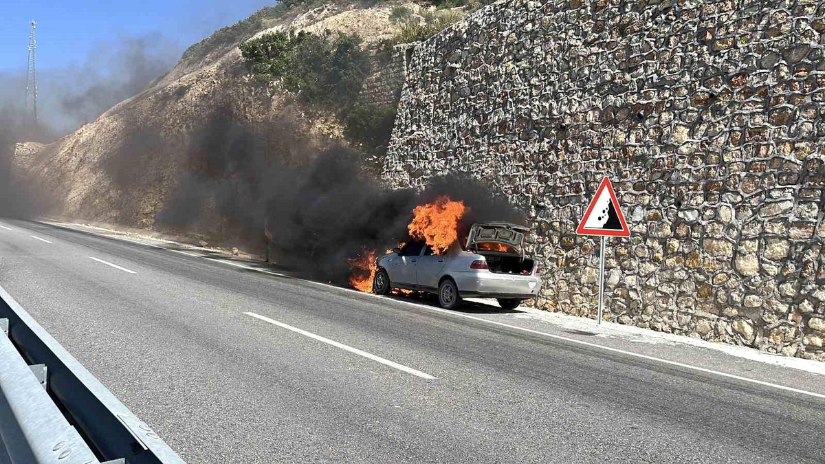 Otomobili alev alev yanan adam, "Cana geleceğine mala gelsin" diyerek kendini teselli etti