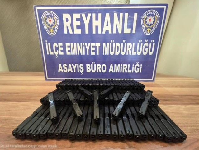Hatay'da Lüks Tabanca Eşyası Ele Geçirildi