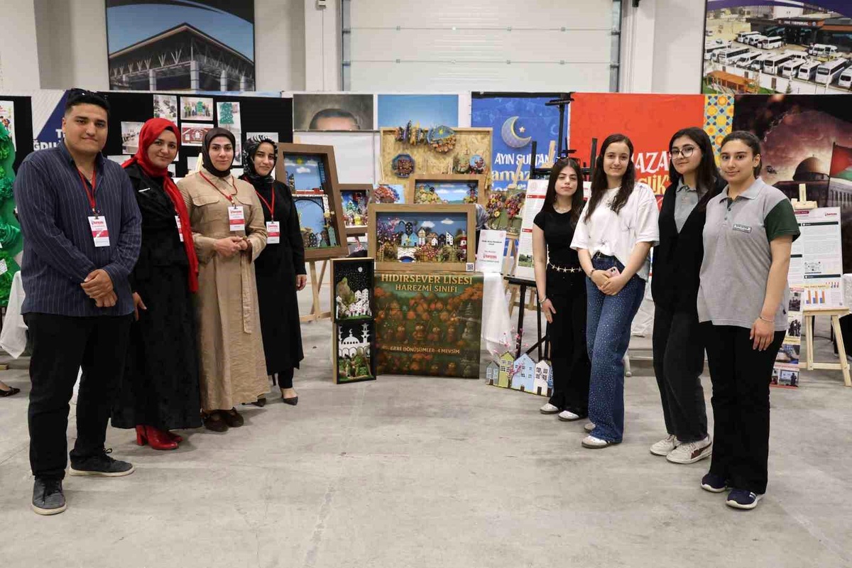 Şehit eşi öğretmenden atık malzemelerle sanat ve yapay zeka projesi