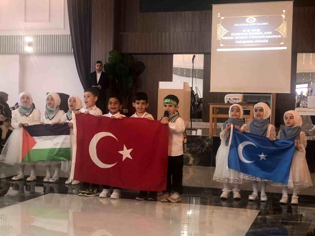 Palu'da Miniklerin Kur'an Mezuniyeti