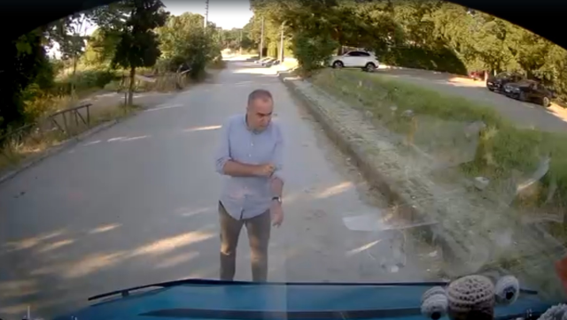 Savcı ile minübüs şoförünün trafikteki tartışması kamerada