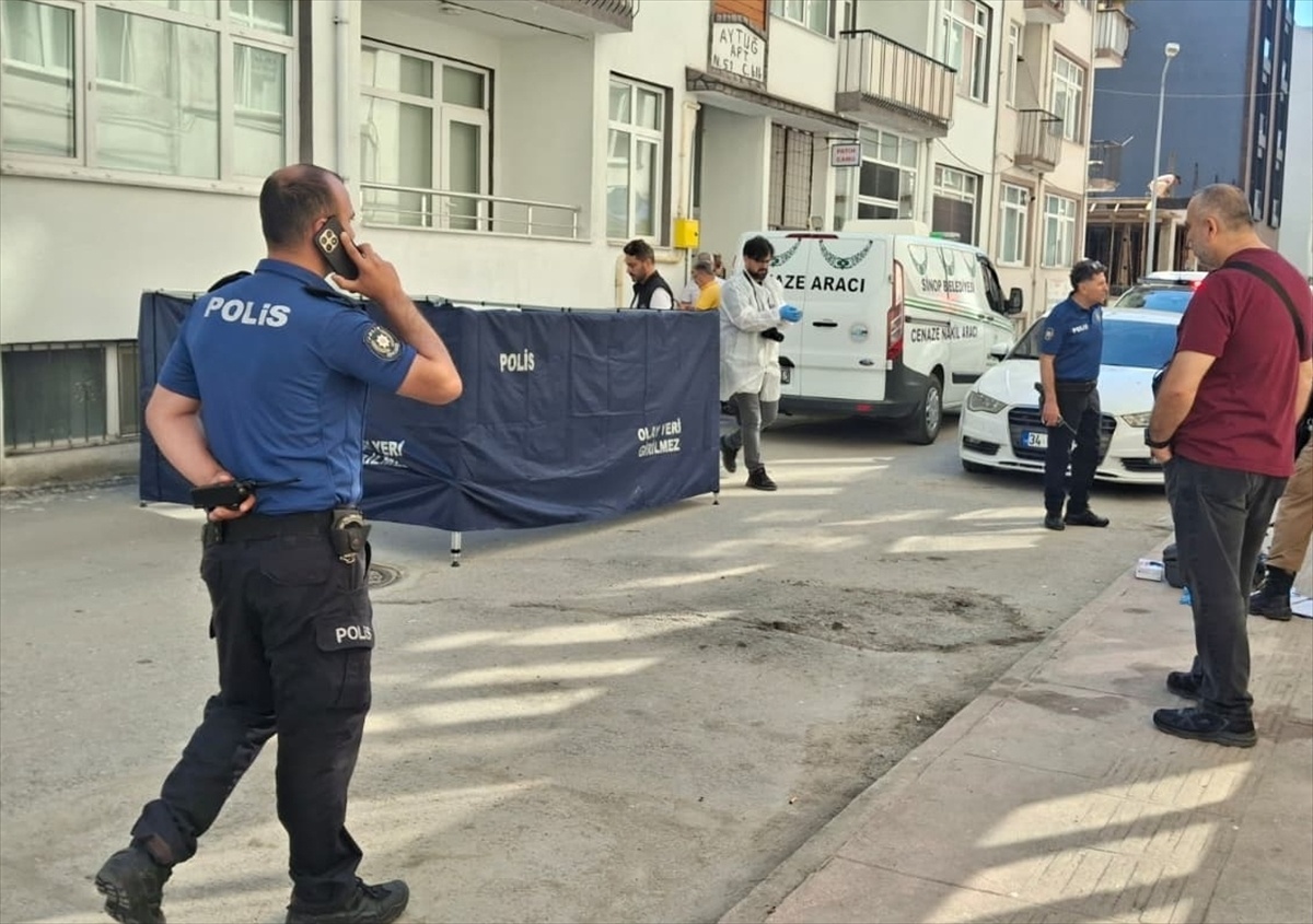 Sinop\'ta 84 Yaşındaki Adam Düşerek Hayatını Kaybetti