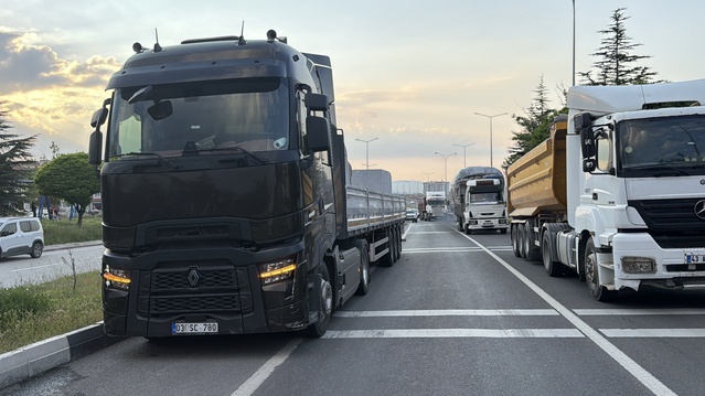 Kütahya'da Trafik Kazası: 1 Ölü, 2 Yaralı