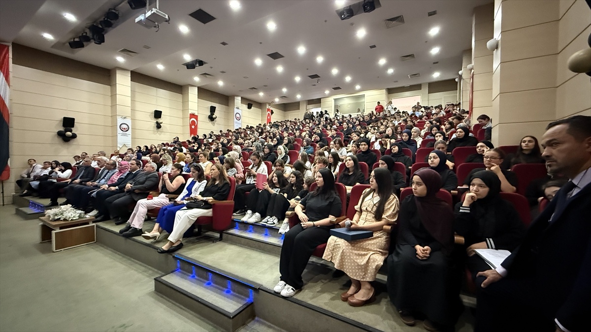 Alper Gezeravcı Zonguldak\'ta Öğrencilerle Buluştu