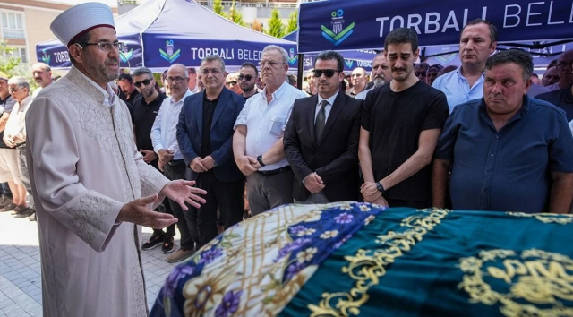 Irmak öğretmen İzmir'de son yolculuğuna uğurlandı