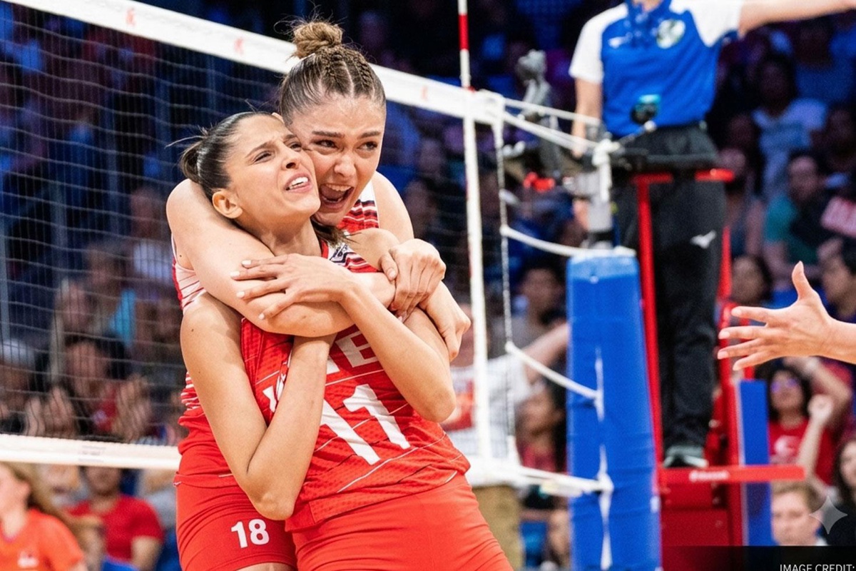 VakıfBank Voleybol Takımı, Derya Cebecioğlu\'na veda etti