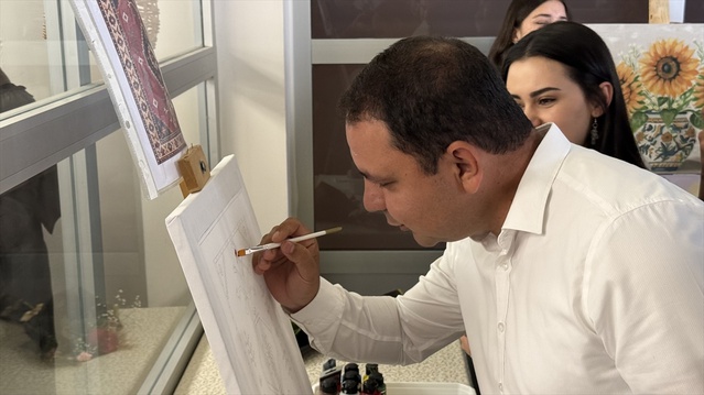 Yahyalı'da yıl sonu sergisi açıldı