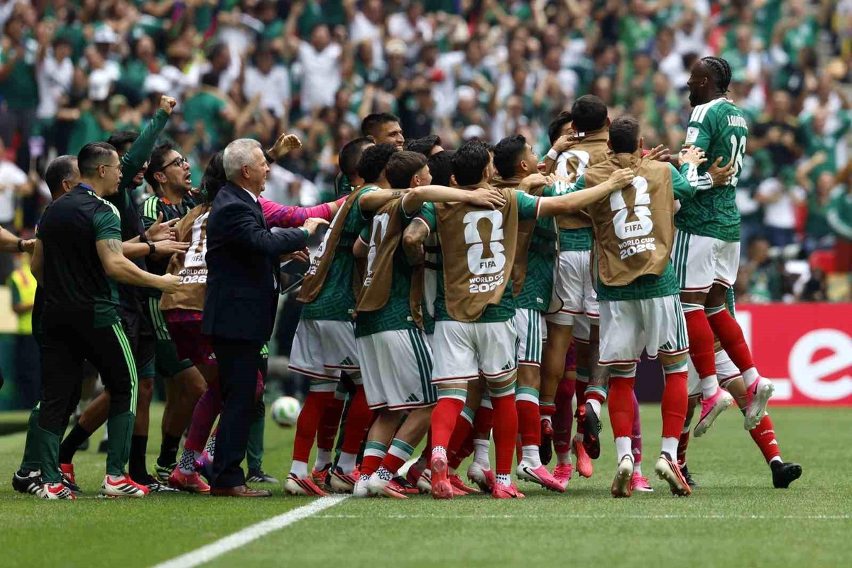 Meksika, Güney Afrika'yı 2-0 Mağlup Etti