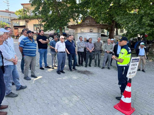 Traktör Sürücülerine Eğitim
