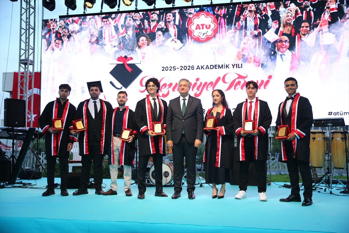 ATÜ\'de Mezuniyet Coşkusu