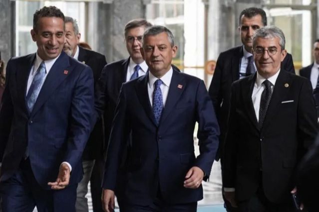 Ali Mahir Başarır ve Gökhan Günaydın’ın CHP Grup Başkanvekillikleri düştü