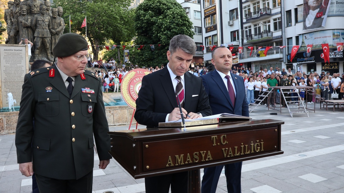 Amasya\'da Atatürk\'ün 107. Yılı Kutlandı