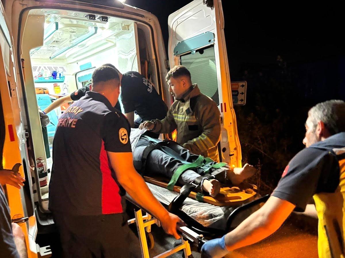 Hatay\'da Motosiklet Dereye Uçtu