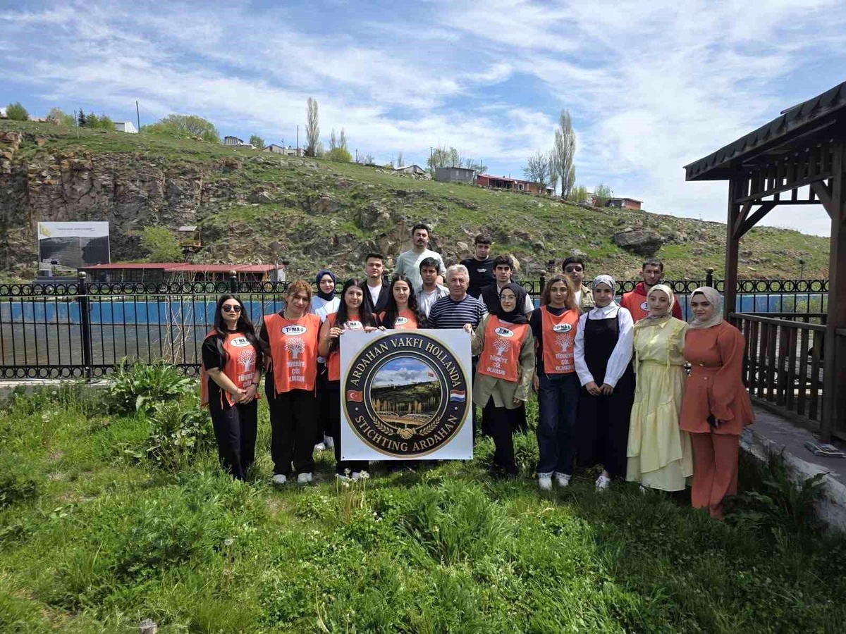 Ardahan\'da fidanlar toprakla buluşuyor