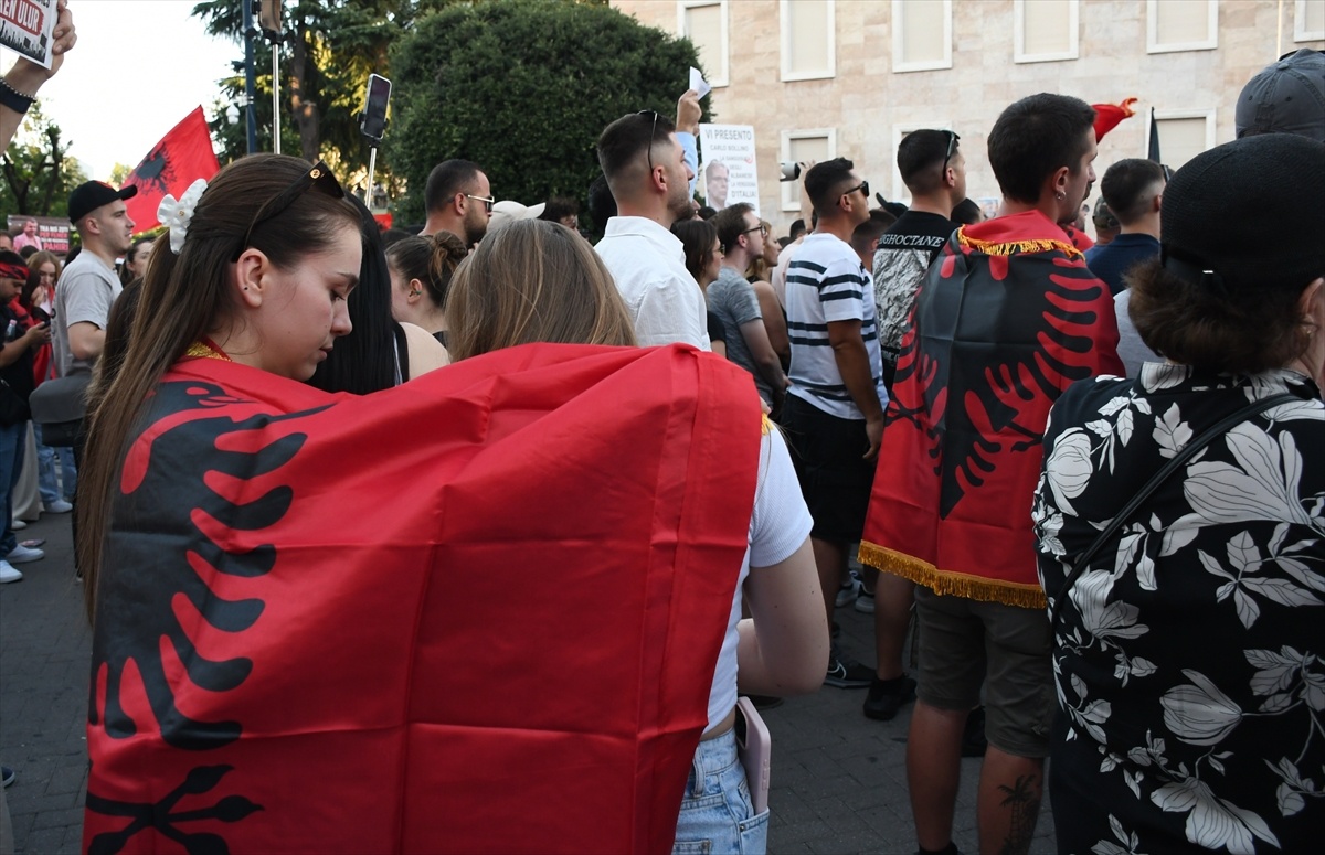 Tiran\'da Trump bağlantılı turizm projesi protestoları 13. gününde