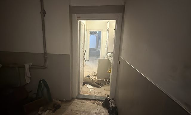 Antalya'da Kadın Kendini Eve Kilitleyip Ateşe Verdi