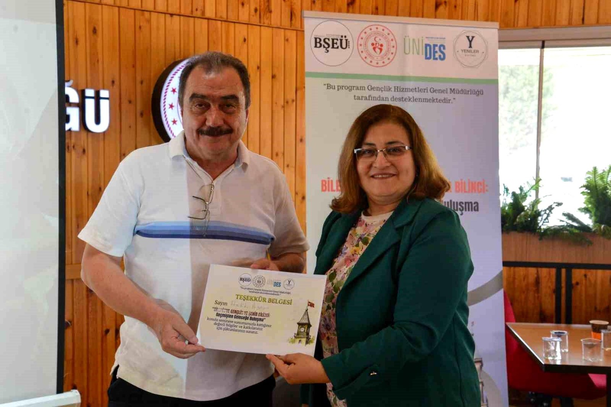 BŞEÜ\'de Gençlik ve Şehir Bilinci Programı Düzenlendi