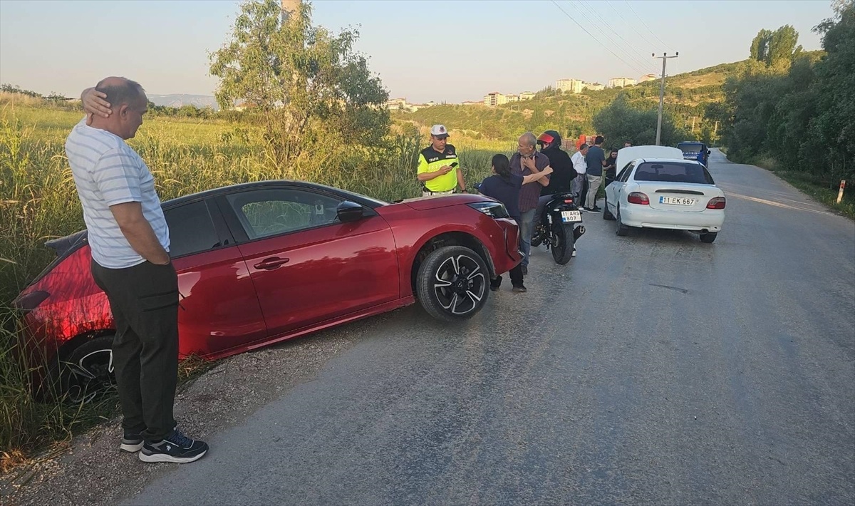 Bilecik\'te Trafik Kazası: 4 Yaralı