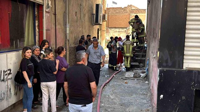 Diyarbakır'da Odunlukta Yangın Çıktı