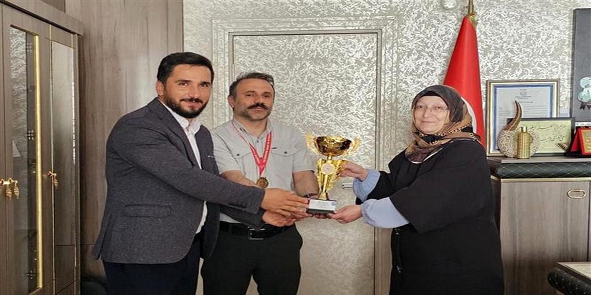 Din Görevlileri Hakkari Masa Tenisi Turnuvasında Birinci Oldu