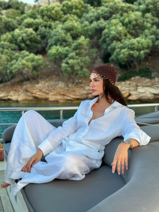 Dizi final yaptı ünlü oyuncu Demet Özdemir tatile çıktı, teknenin fiyatı dudak uçuklattı