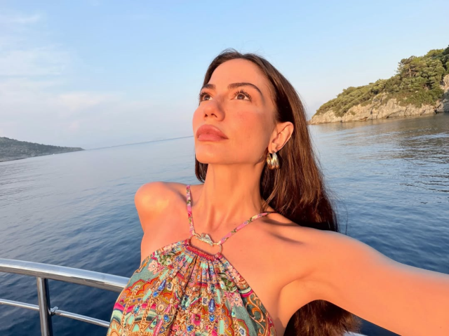 <a class='keyword-sd' href='/dizi/' title='Dizi'>Dizi</a> final yaptı ünlü oyuncu Demet Özdemir tatile çıktı, teknenin fiyatı dudak uçuklattı