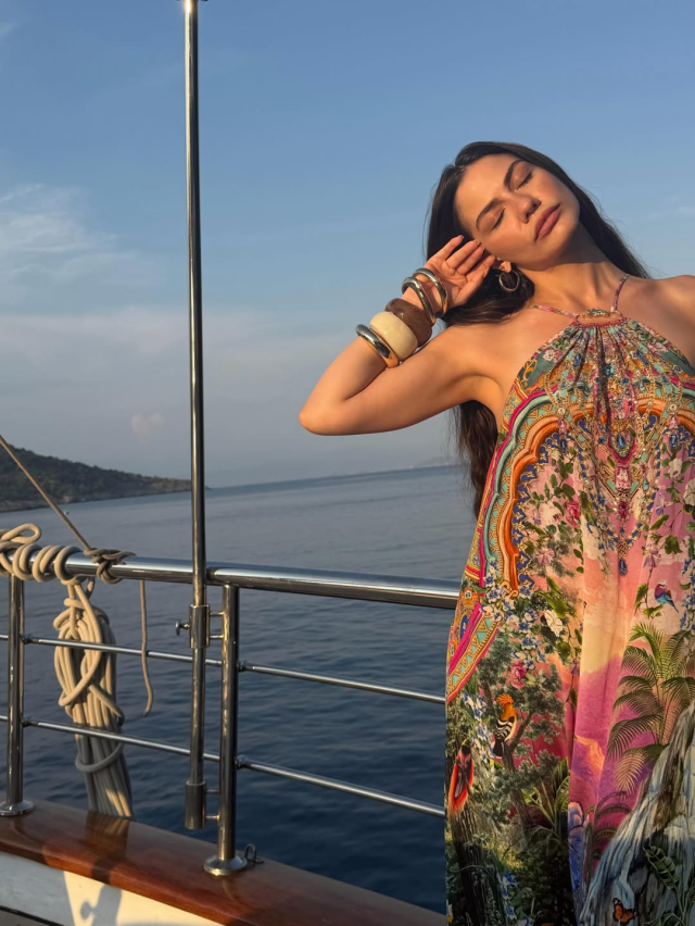 Dizi final yaptı ünlü oyuncu Demet Özdemir tatile çıktı, teknenin fiyatı dudak uçuklattı
