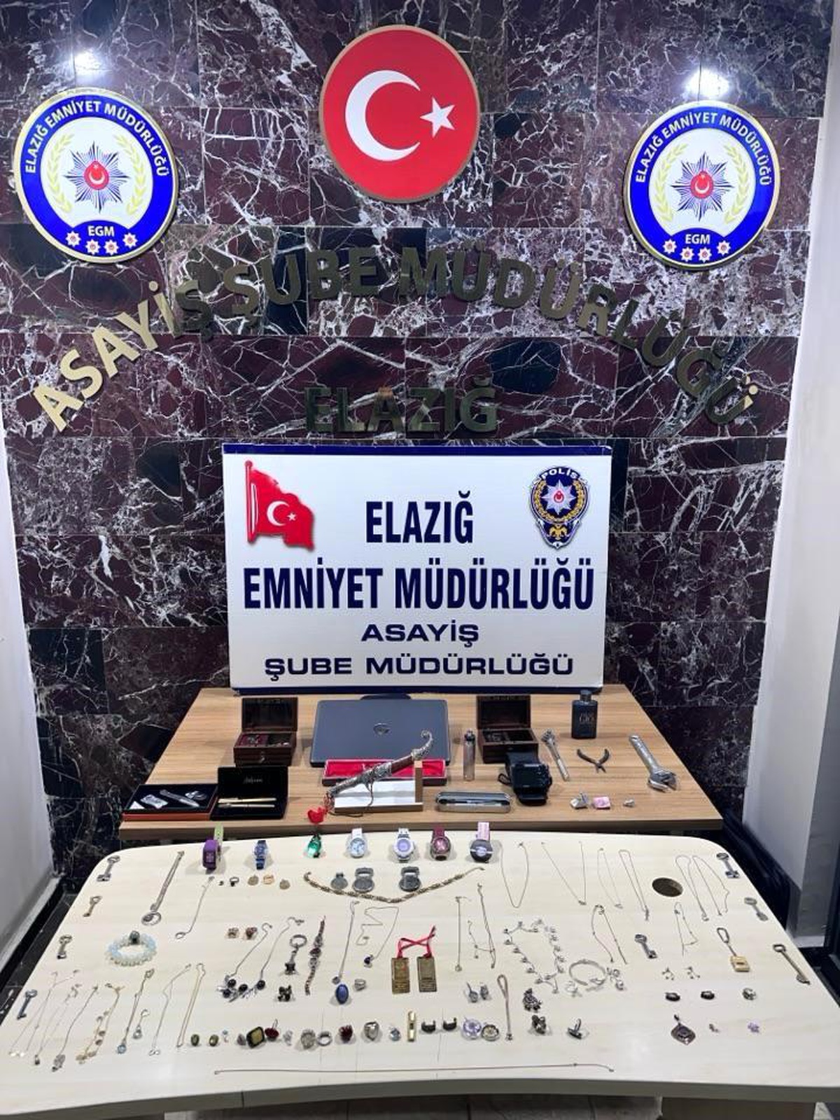 Elazığ\'da 7 Milyonluk Hırsızlık: 4 Şüpheli Tutuklandı