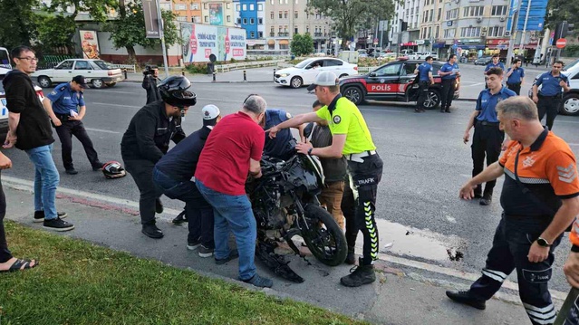 Fatih'te 3 motosiklet birbirine girdi: 1'i ağır 5 yaralı