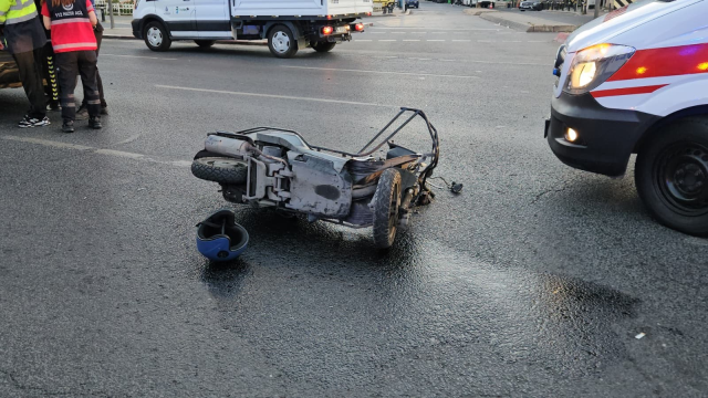 Fatih'te 3 motosiklet birbirine girdi: 1'i ağır 5 yaralı