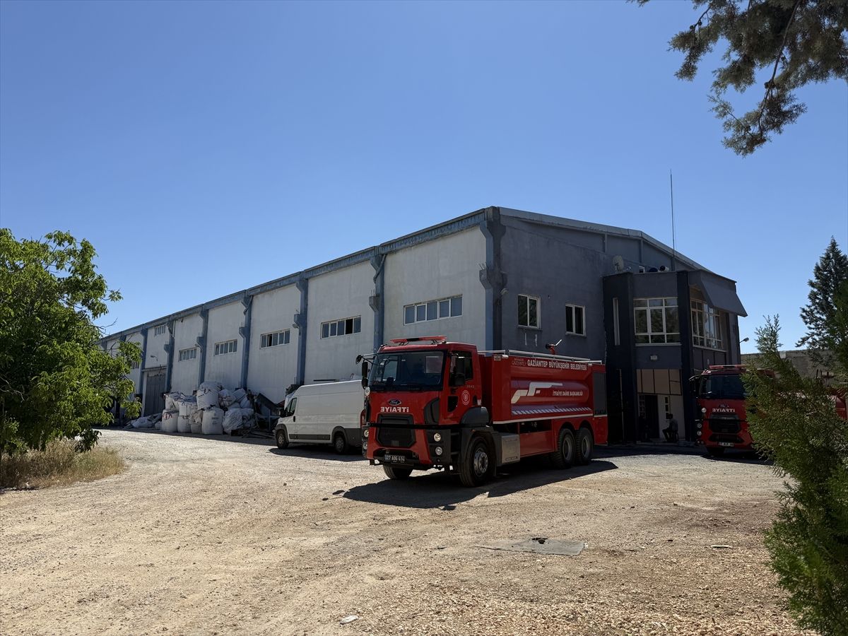 Gaziantep\'te Tekstil Fabrikasında Yangın