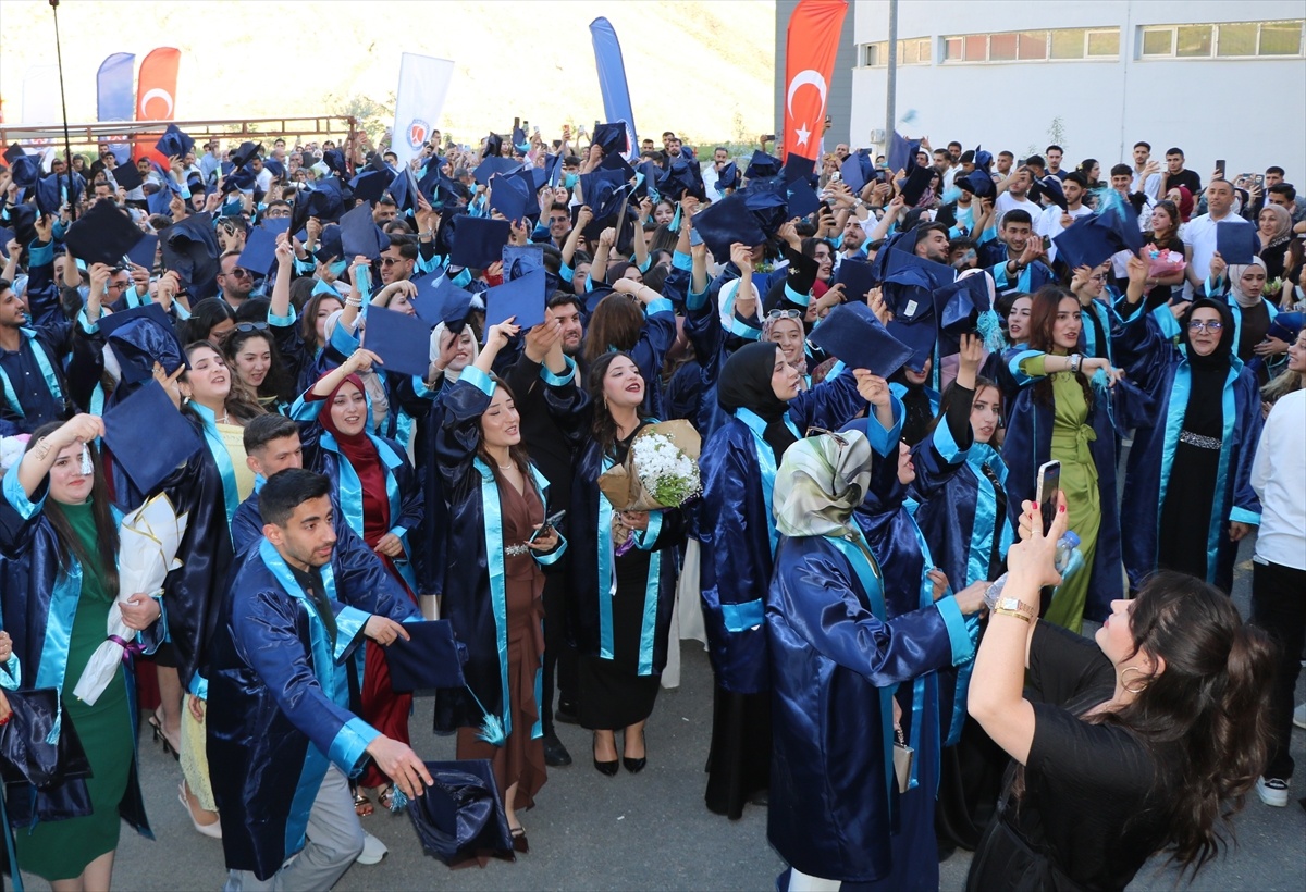 Hakkari Üniversitesi\'nde Mezuniyet Töreni