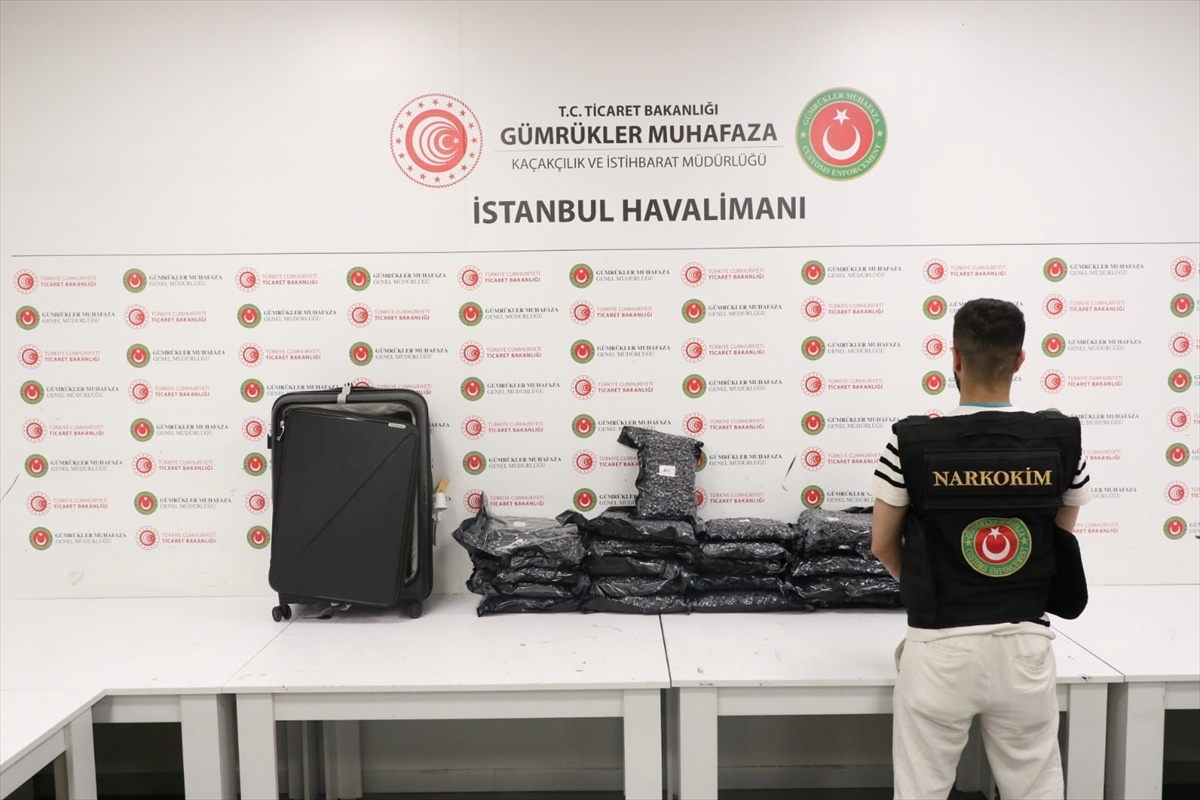Havalimanında 22.5 Kilogram Esrar Ele Geçirildi