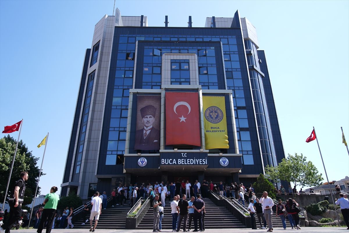 Buca\'da görevden alınan Görkem Duman\'ın yerine Hüseyin Benzer başkanvekili seçildi
