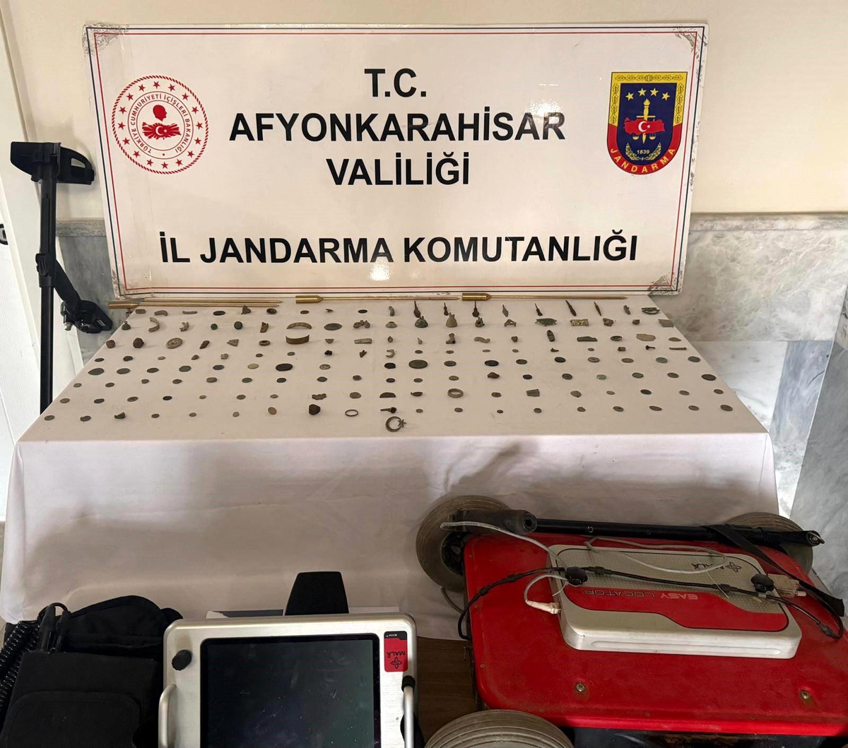 Afyonkarahisar\'da Tarihi Eser Baskını