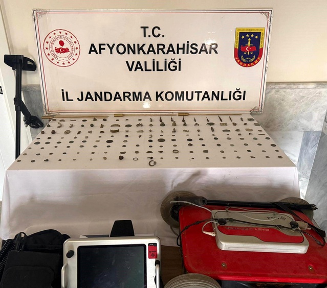 Afyonkarahisar'da Tarihi Eser Baskını