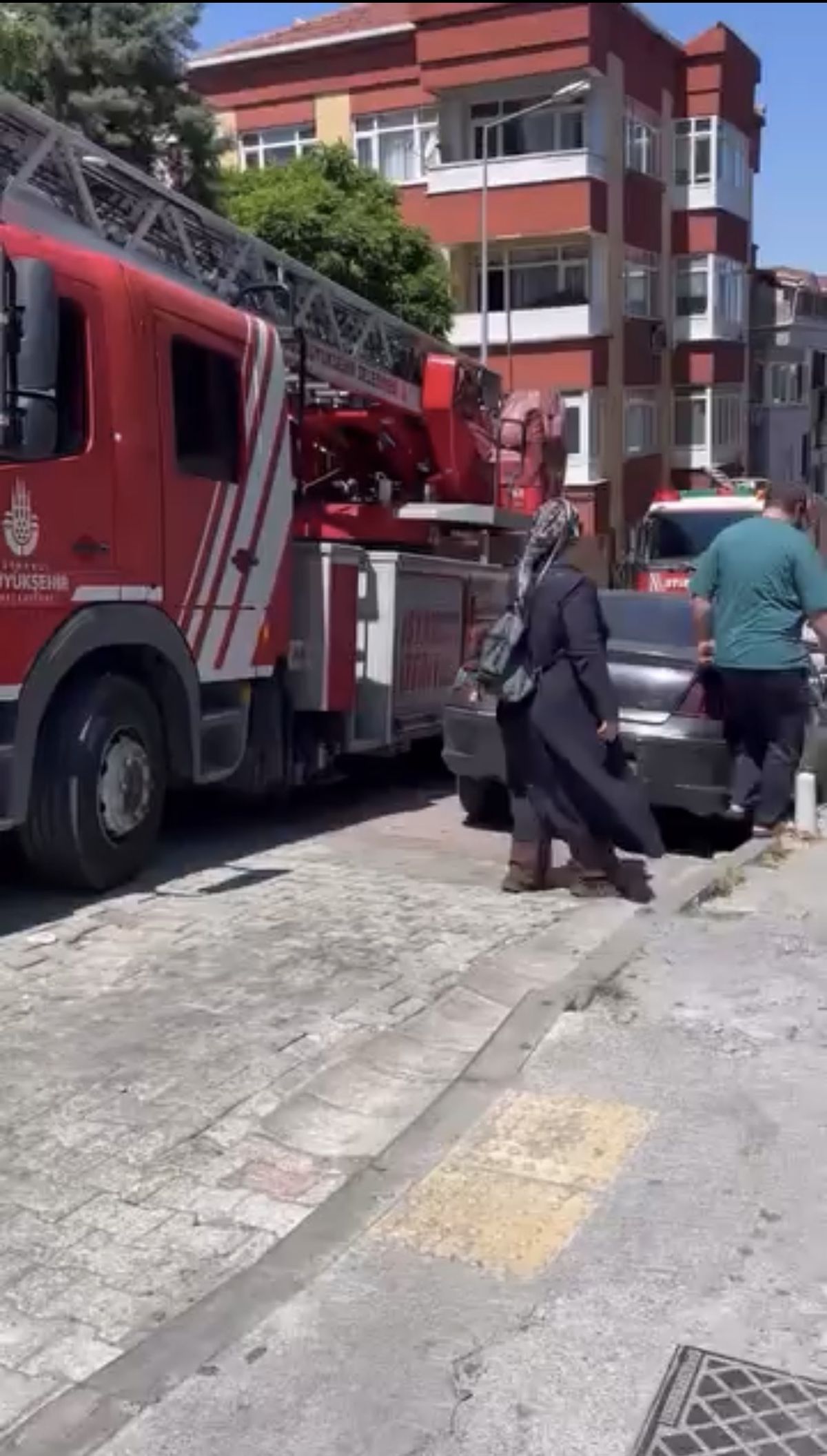 Kağıthane\'de Dondurucudan Yangın Çıktı